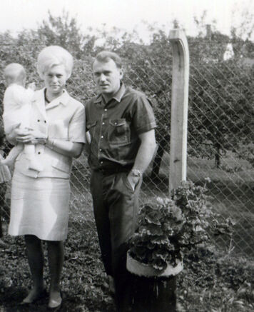 Firmennachfolger Martin Nagl (1.Generation) mit Frau Elfriede und Kind